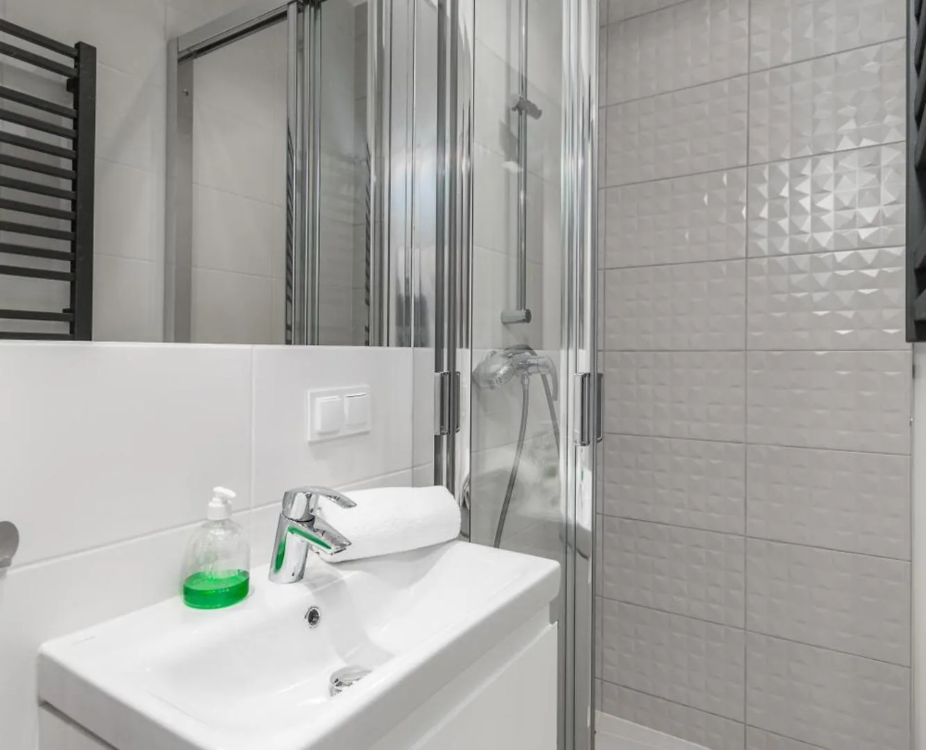Apartment Zelazna 16 By Homeprime Warsaw